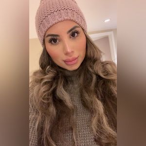 Meet your Posher, Yalda